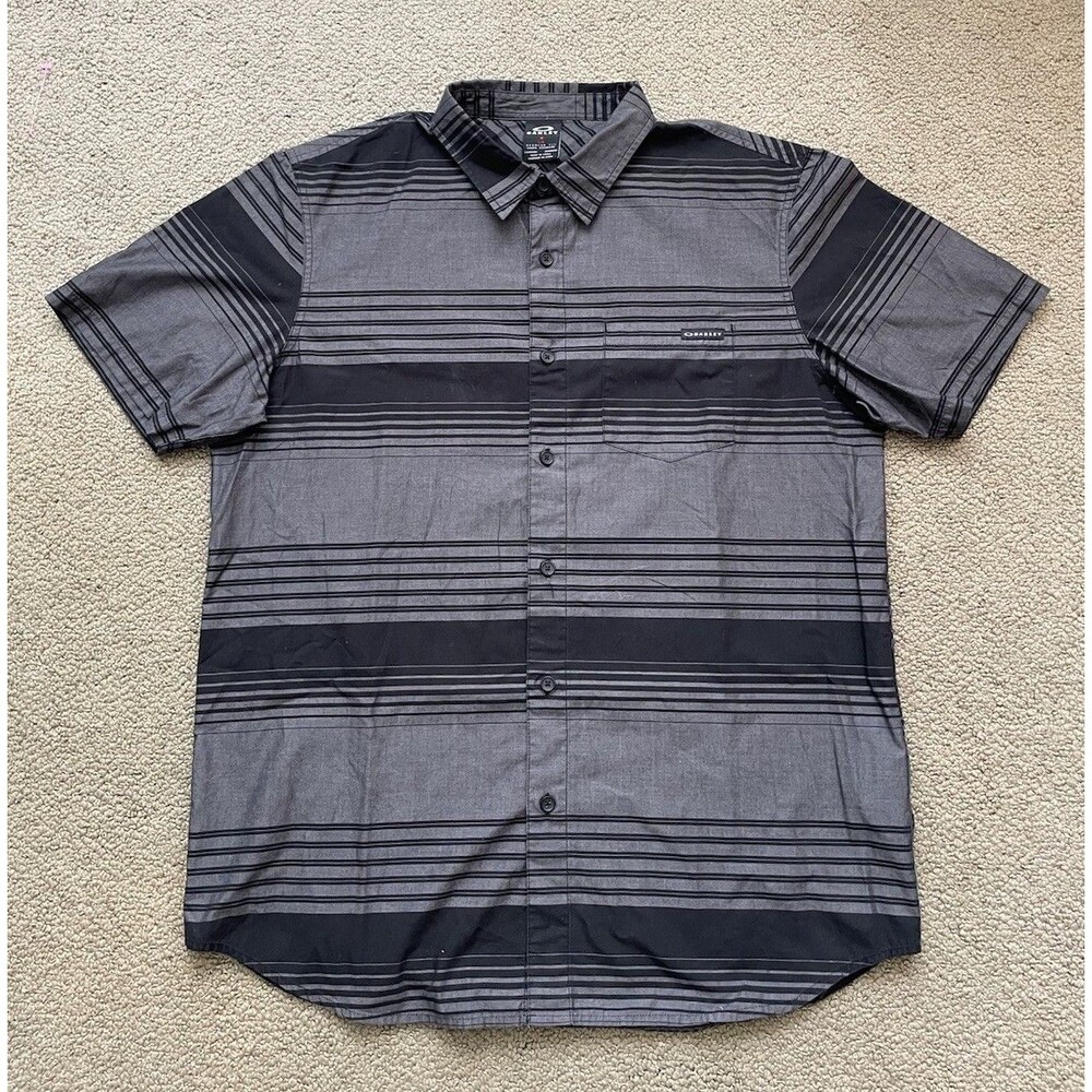 Oakley Striped Short Sleeve Shirt Mens L Gray Black Regular Fit